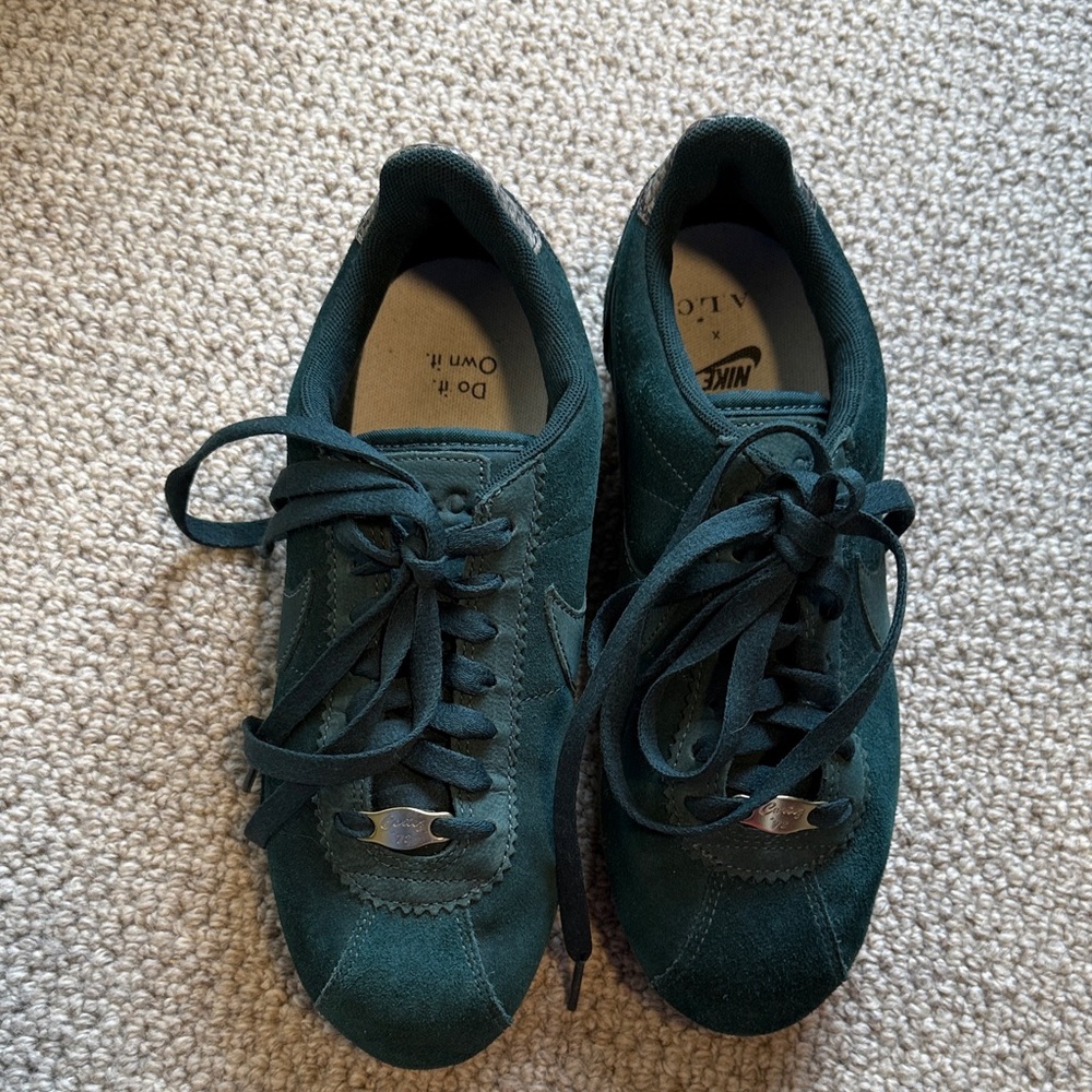 Nike Forest Green Lace-Up Sneakers